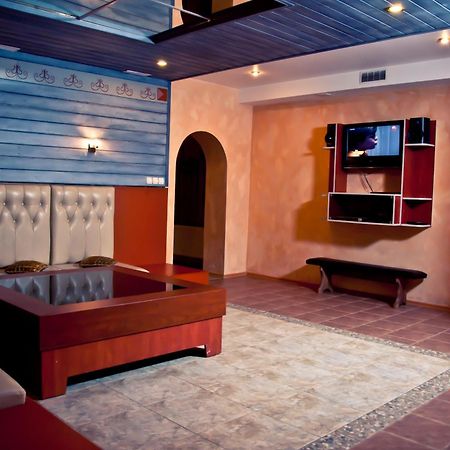 Central Hotel Soroca Bagian luar foto