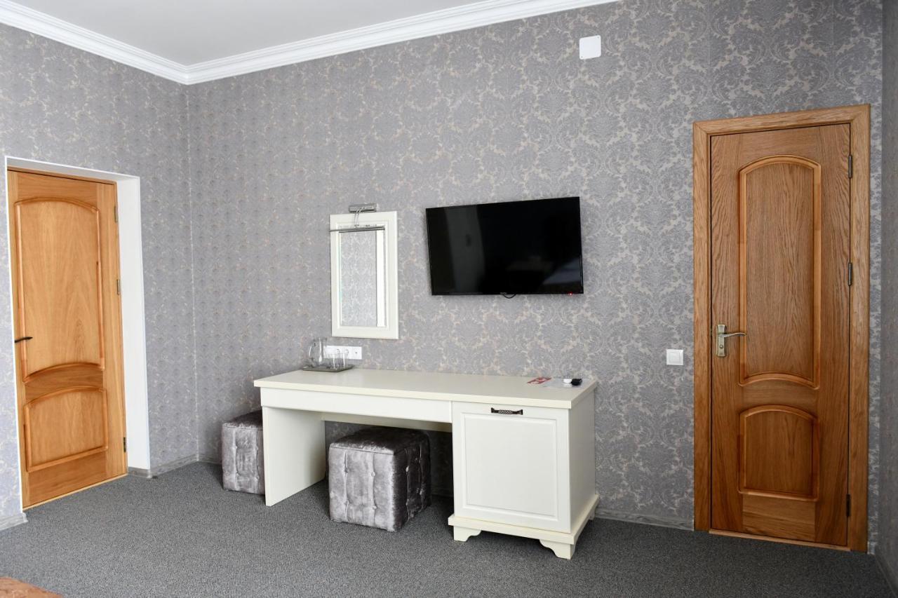Central Hotel Soroca Bagian luar foto