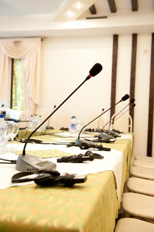 Central Hotel Soroca Bagian luar foto