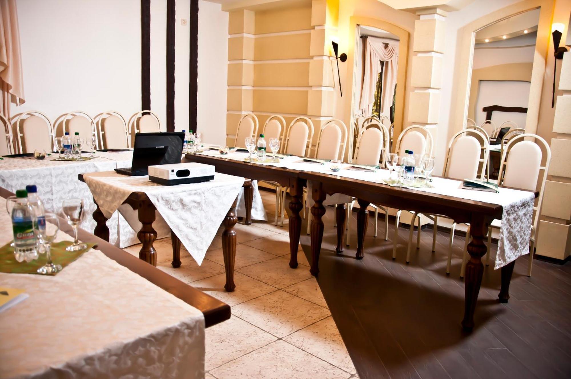 Central Hotel Soroca Bagian luar foto
