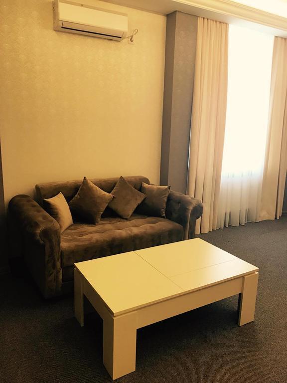 Central Hotel Soroca Bagian luar foto